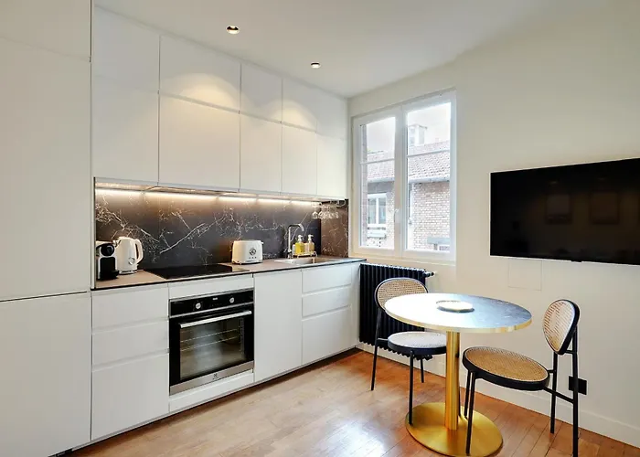Charming Apartment By Les Maisons De Charloc Homes